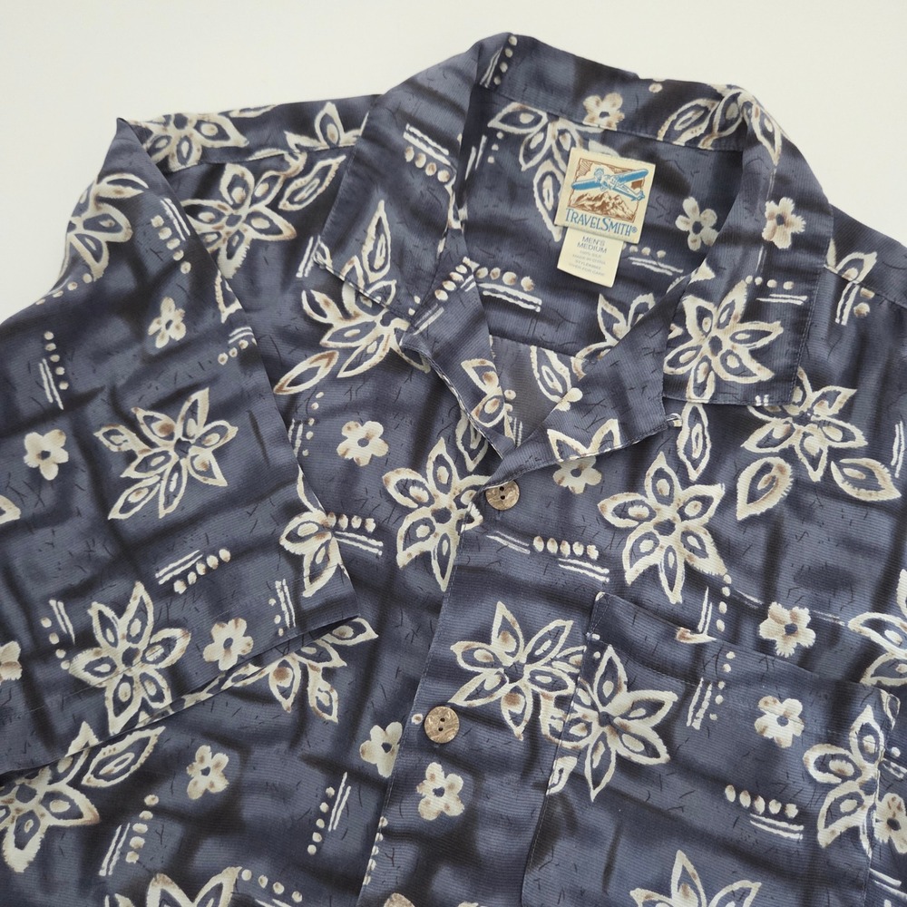 TravelSmith Button Up Shirt Blue 100% Silk Floral Tropical Mens Medium - Picture 4 of 5